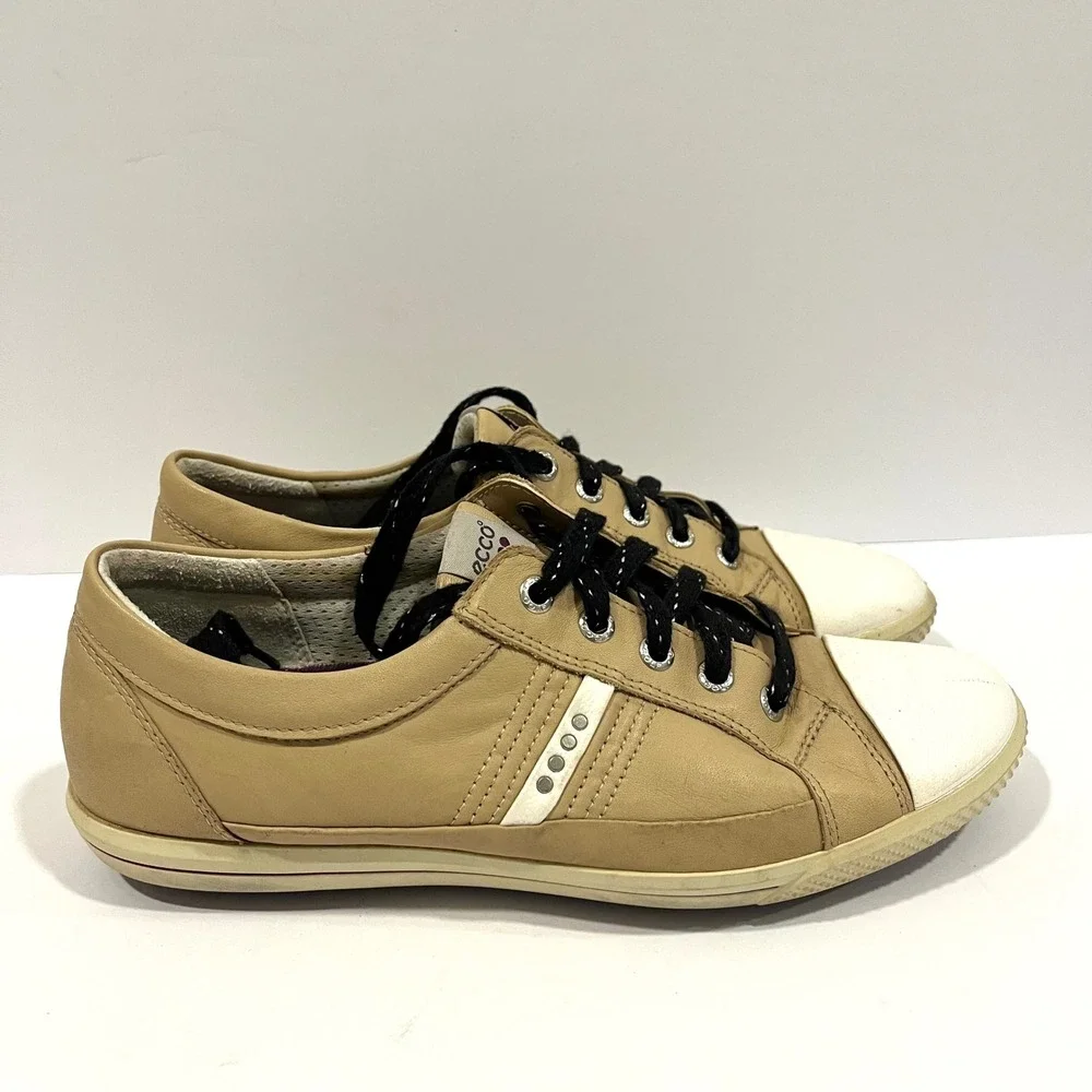 Ecco Women Tan Leather Spikeless Golf Shoes White Toe Cap Lace Up EU 40 US 9-9.5